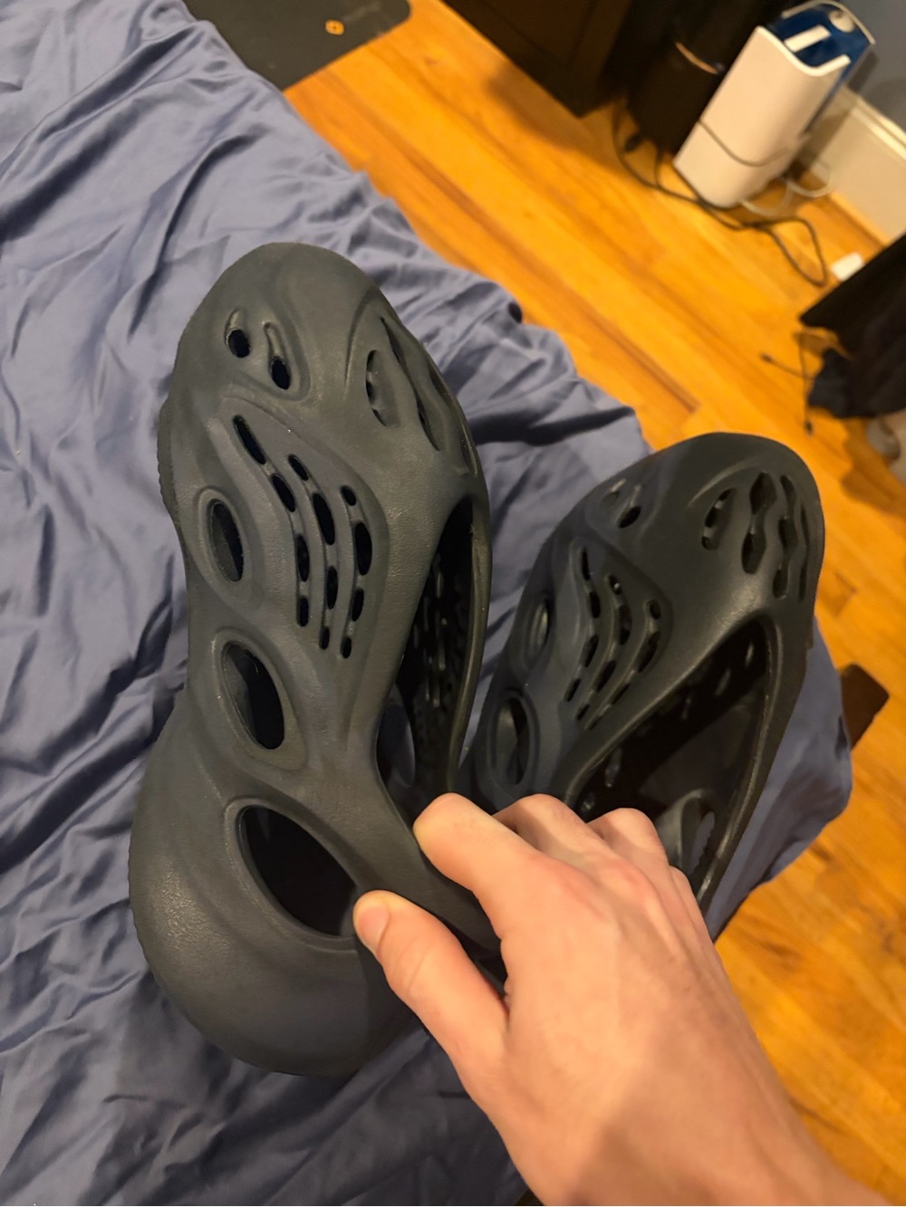 Yeezy Foam Slide Clogs in Dark Grey